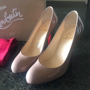 Christian Louboutin Nude Pumps 4 in Heel